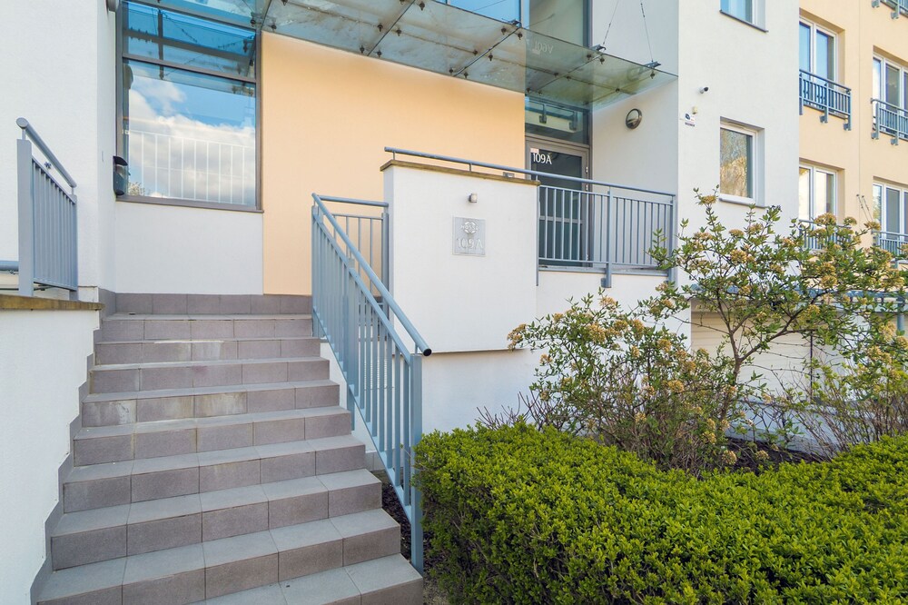 Retro Style Apartment by Renters view 5
