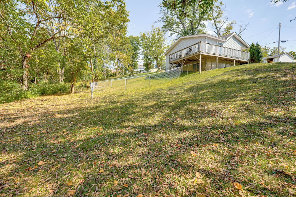 Walk to Main Street! Family Home in Williamstown