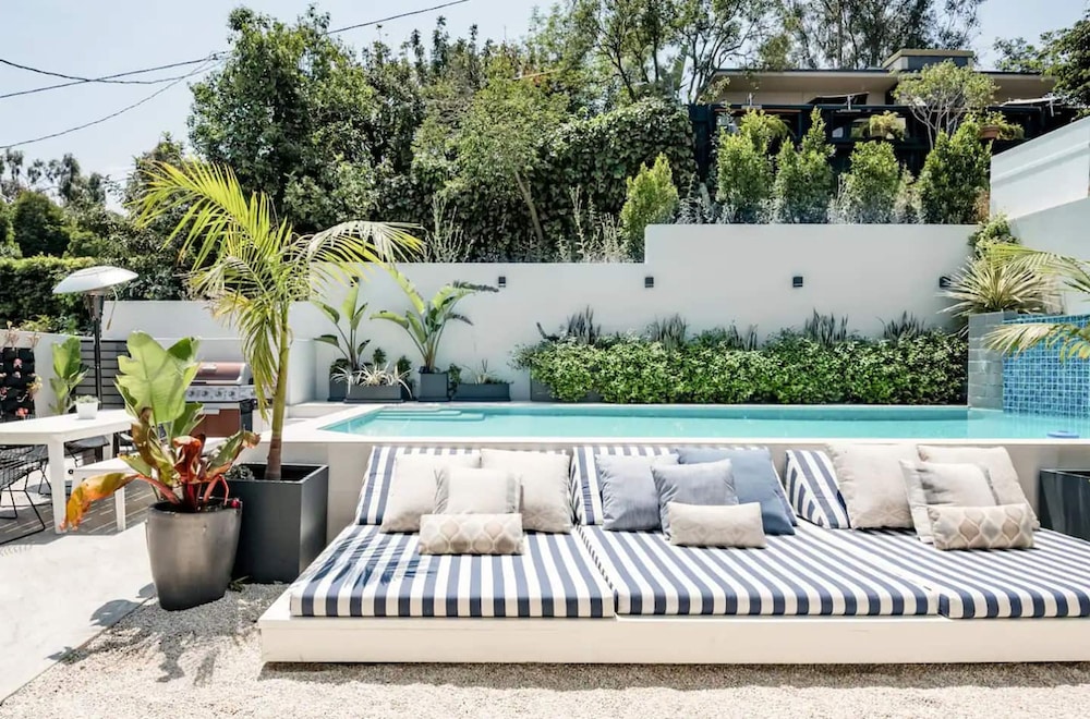 Hollywood Hills Heatpool BBQ Prime Location