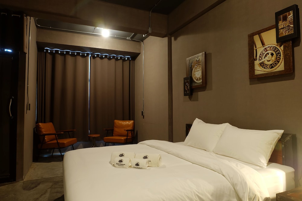 Rider Bedroom Hostel & Cafe