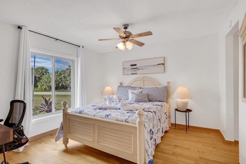 Saltwater Canal Home Heated Pool 3 2 2 Gorgeous Pets Welcome