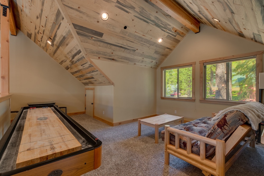The Westlands Lodge 1135ac 4 Bedroom Home