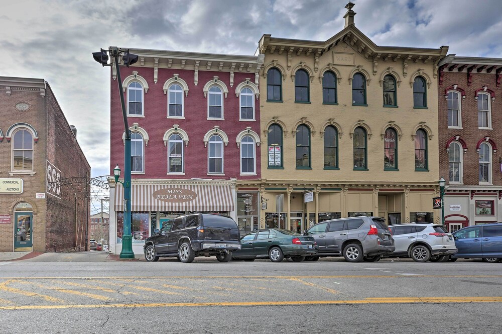 Chic Main Street Retreat < 7 Mi to KY Horse Park!