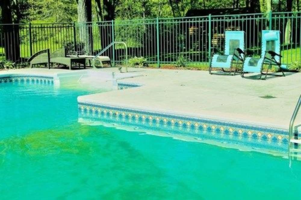 Oak Creek Lodge