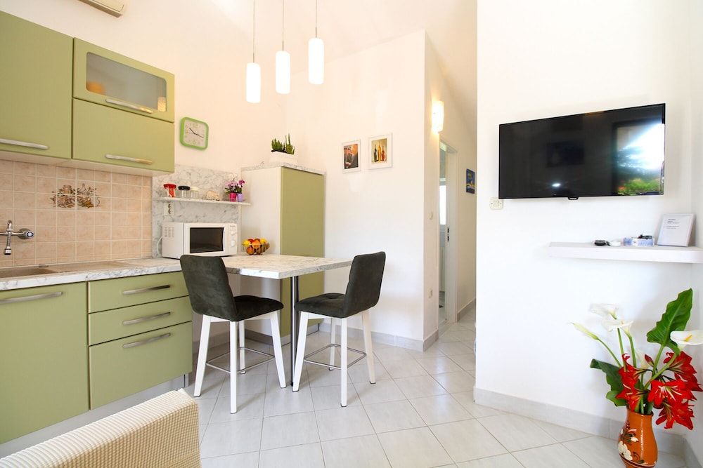 Apartment Mirjana 734