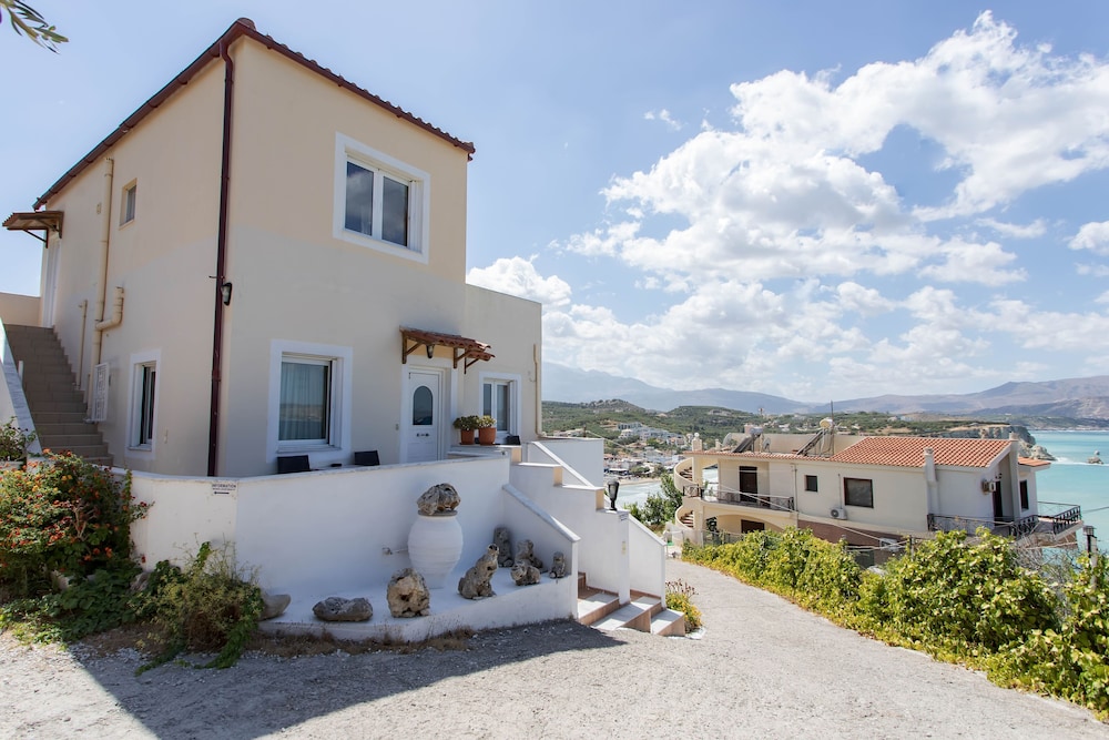 Manos Apartments