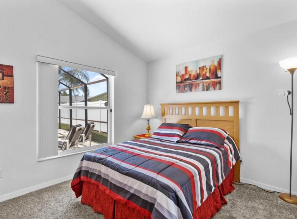 Sunny Private Pool & Spa & Fenced Yard. Nr Parks - Image 4