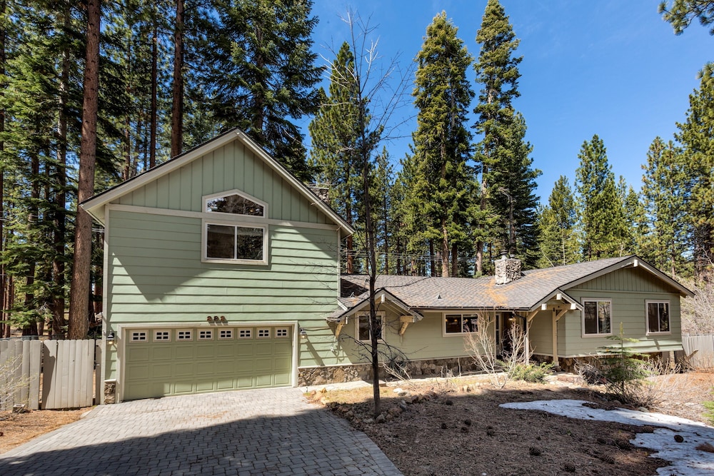 Sundown Lodge 4 Bedroom Home
