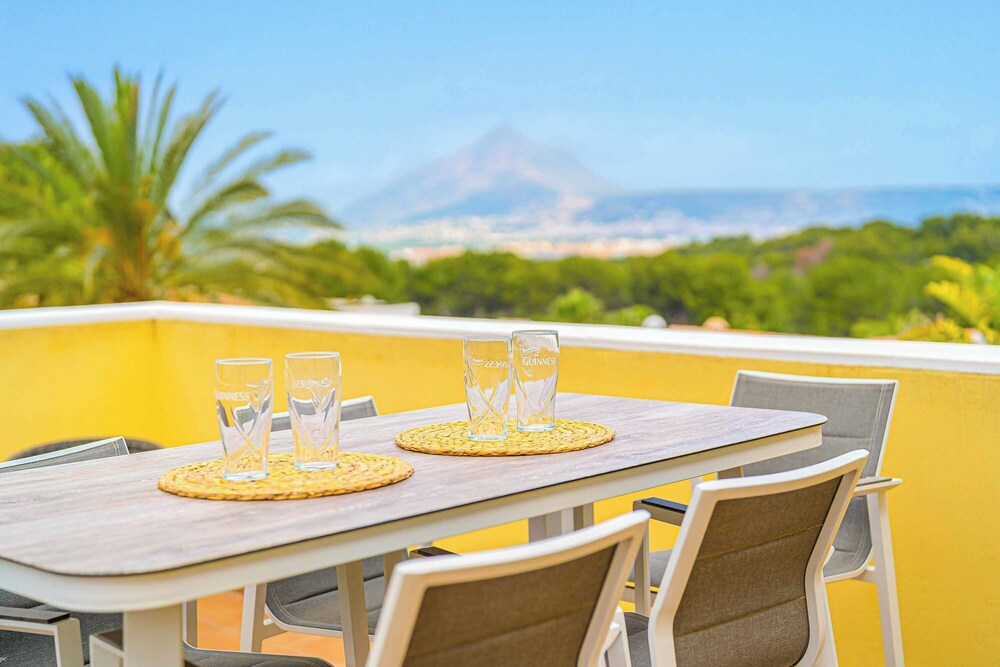Villa Montgo View