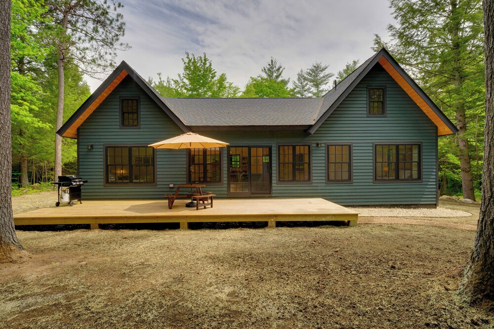 Secluded Wilmington Cabin: Fire Pit & Grill view 4
