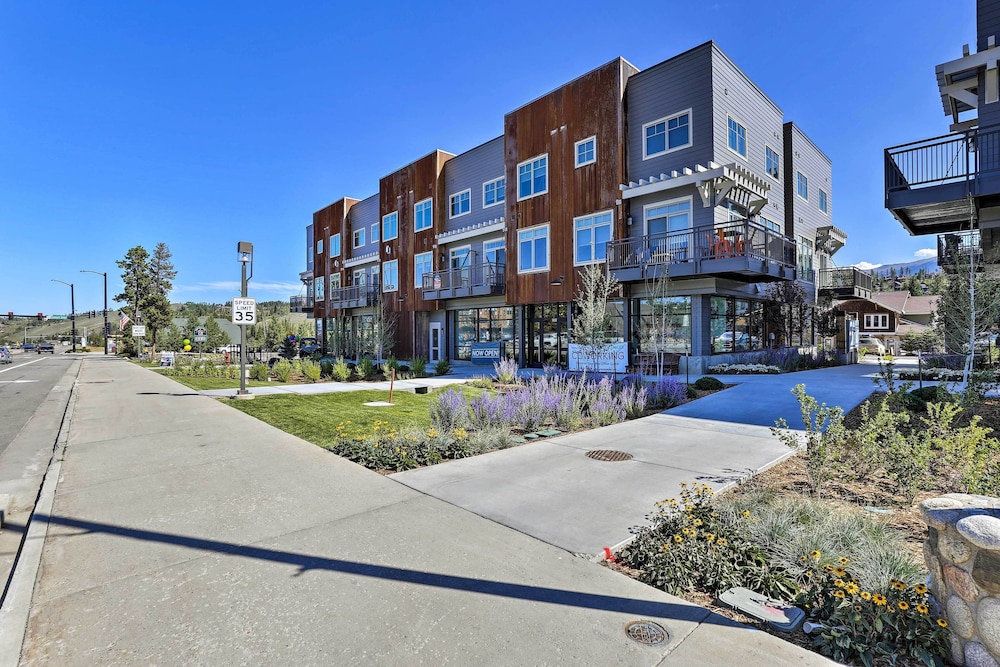 Downtown Winter Park Condo - 3 Miles to Ski Resort view 3