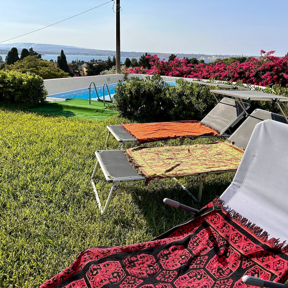 Rock Garden Villa in Isola