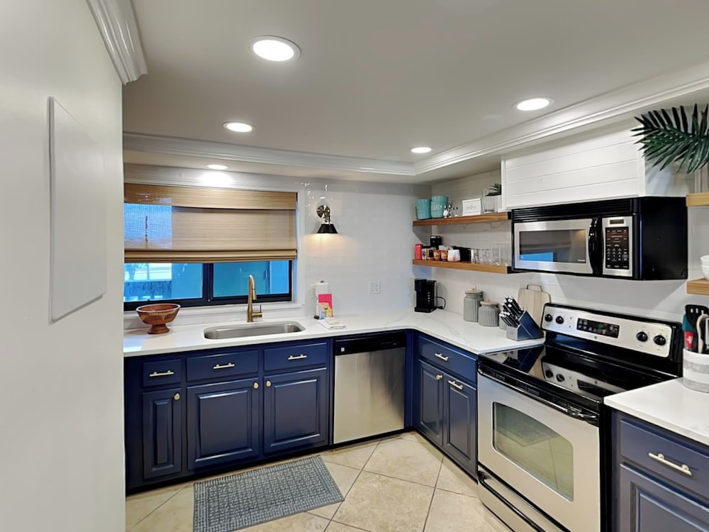 Shipwatch Surf & Yacht #301D by Southern Vacation Rentals
