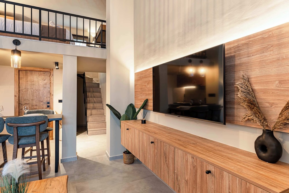 Noemi City Lofts