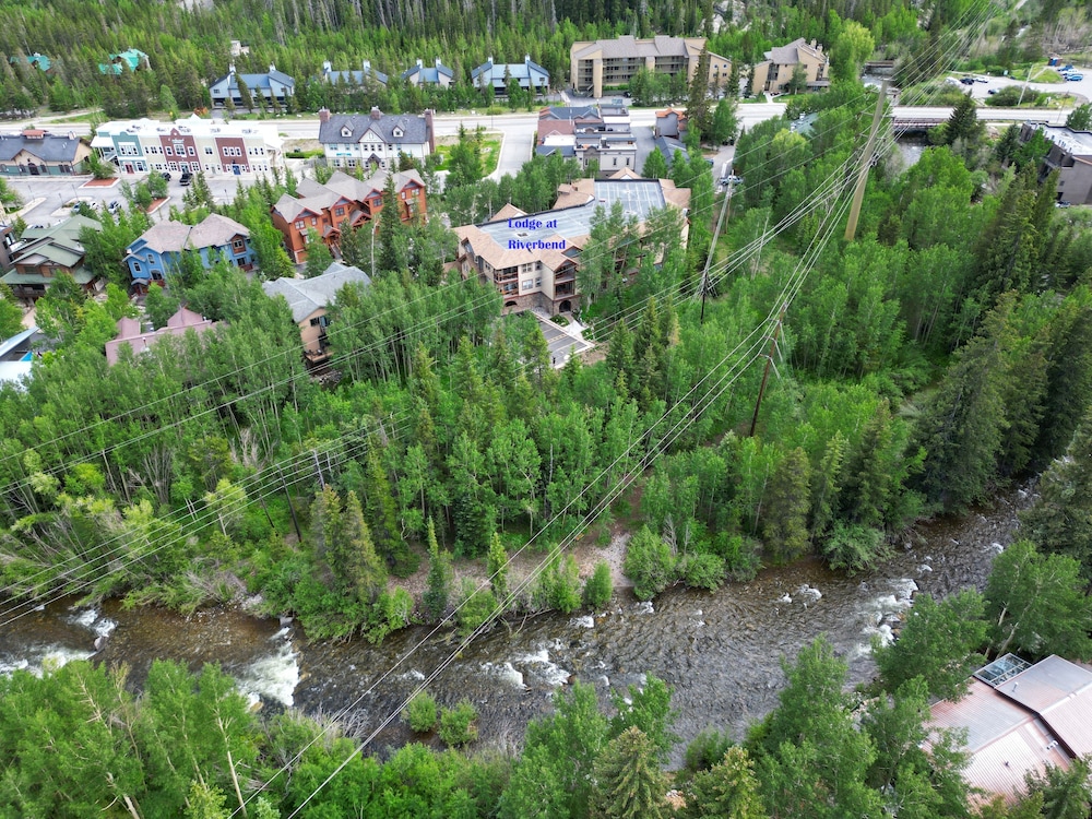 101 Streamside Lane 2 Bedroom Condo by RedAwning view 4
