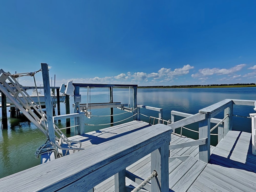 Shady Beaches by Topsail Realty