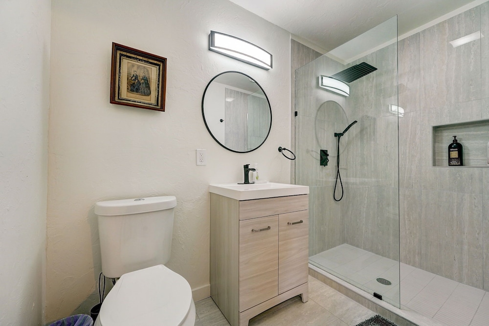 Cozy Urban Getaway Near Paseo Arts 31A
