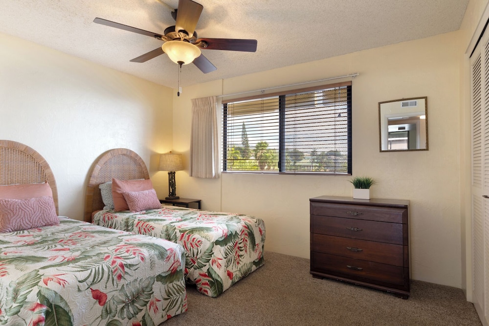 White Sands Village 214 Modern Condo for 4 w/ Enviable Ocean Views!