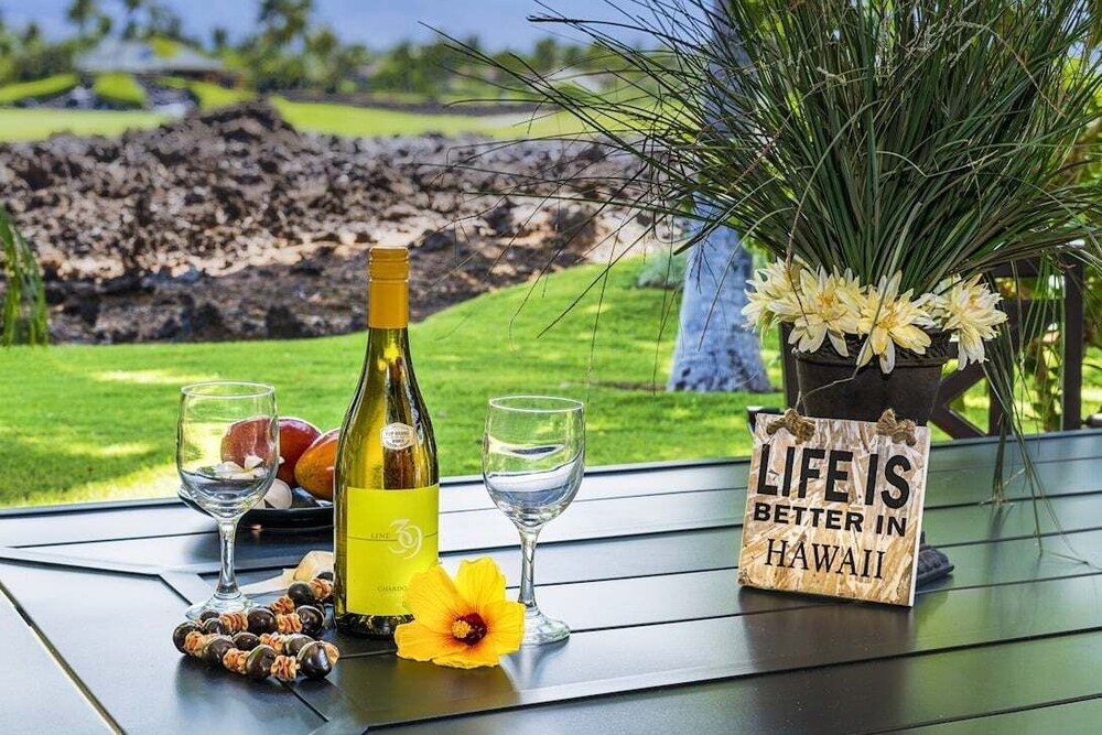 Prestigious Mauna Lani Resort - Luxurious End Unit - Large Private Lanai! -vrkcv