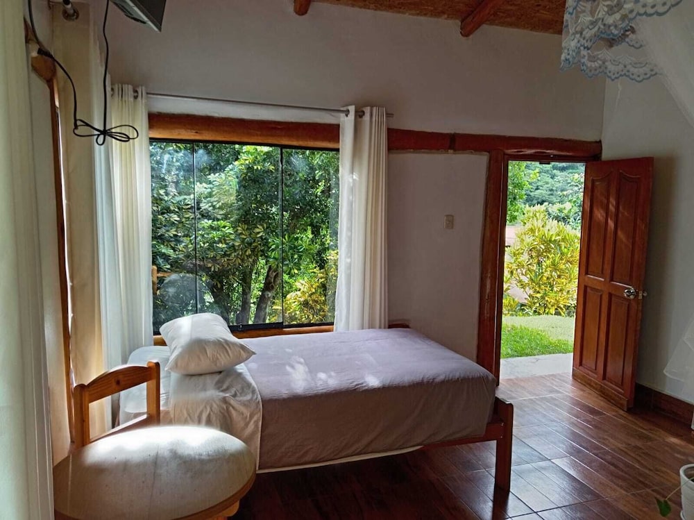www.ecoterralodge.com