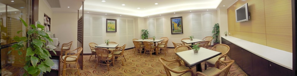 West Hotel - Image 4