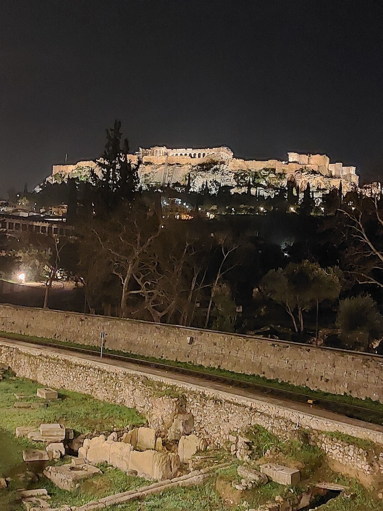 Retro Stay Athens