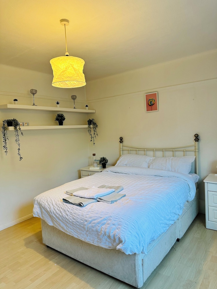 Immaculate 3-bed Apartment in London