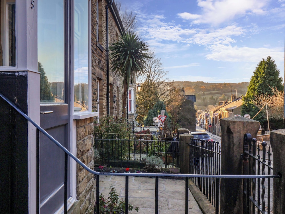 5 Hamilton Terrace