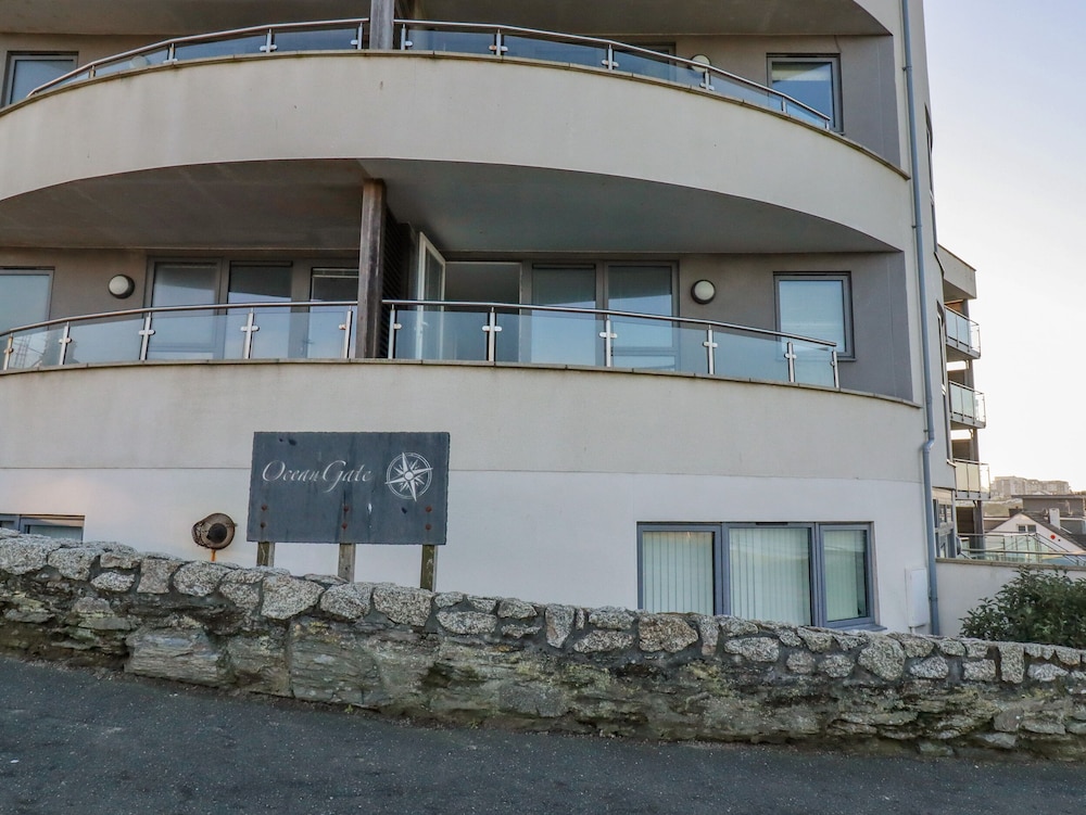Fistral Retreat