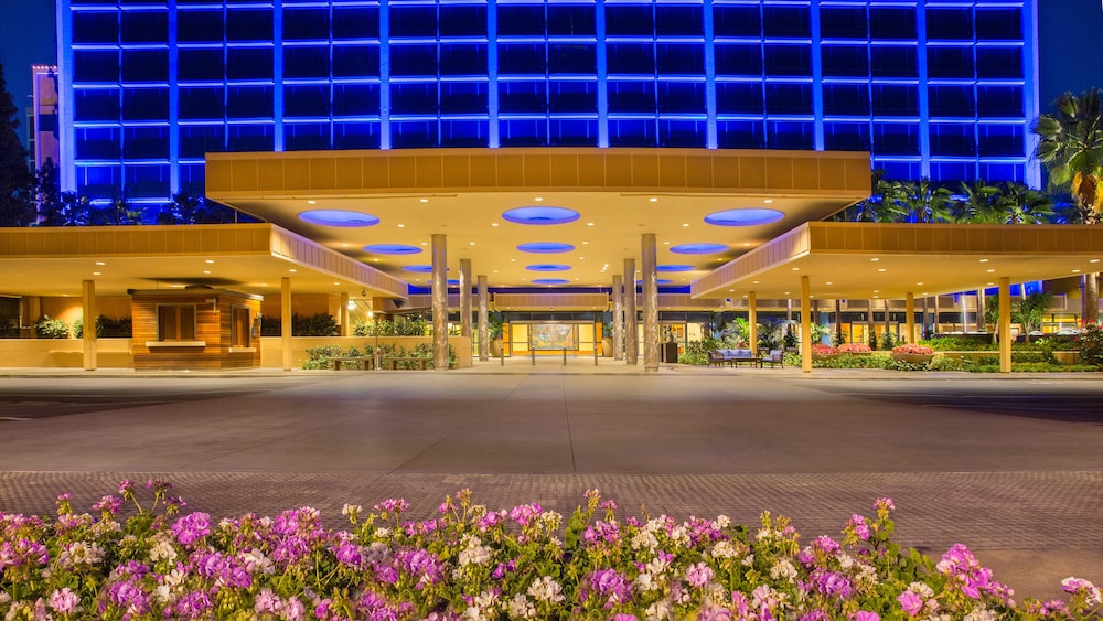 Hotel Disneyland Hotel - Image 1