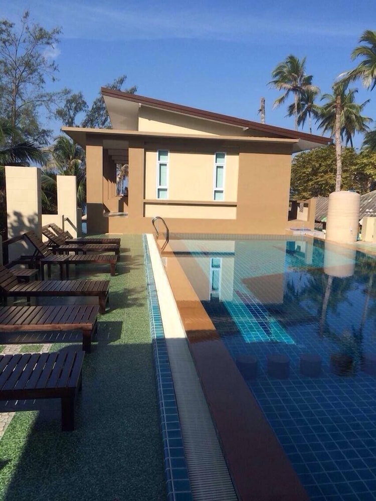 Hut Sun Bungalow