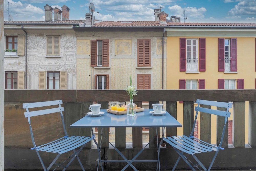 Garibaldi's Balcony by Rent all Como