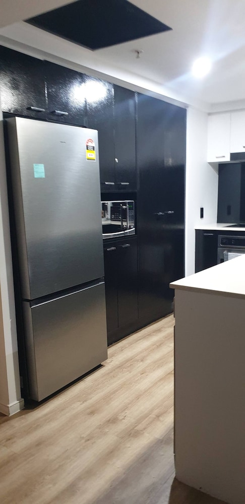 Chevron With 3beds and own Carpark Within Tower3