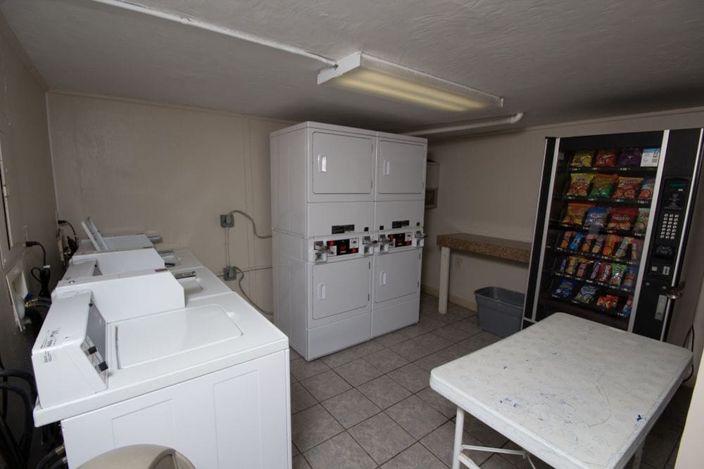 Hosteeva Oceanview Meridian Plaza Condo