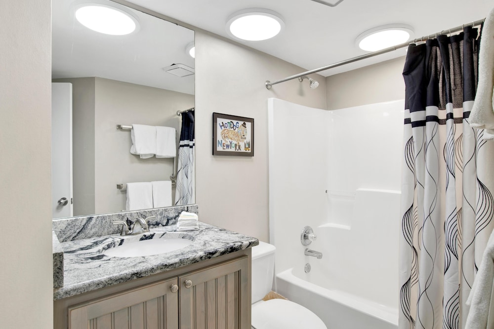 Windward Pointe 1002