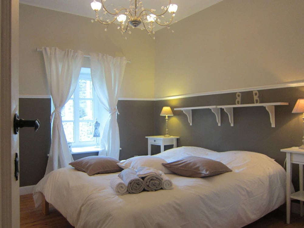 Delightful Castle in Bastogne with Hot Tub view 2