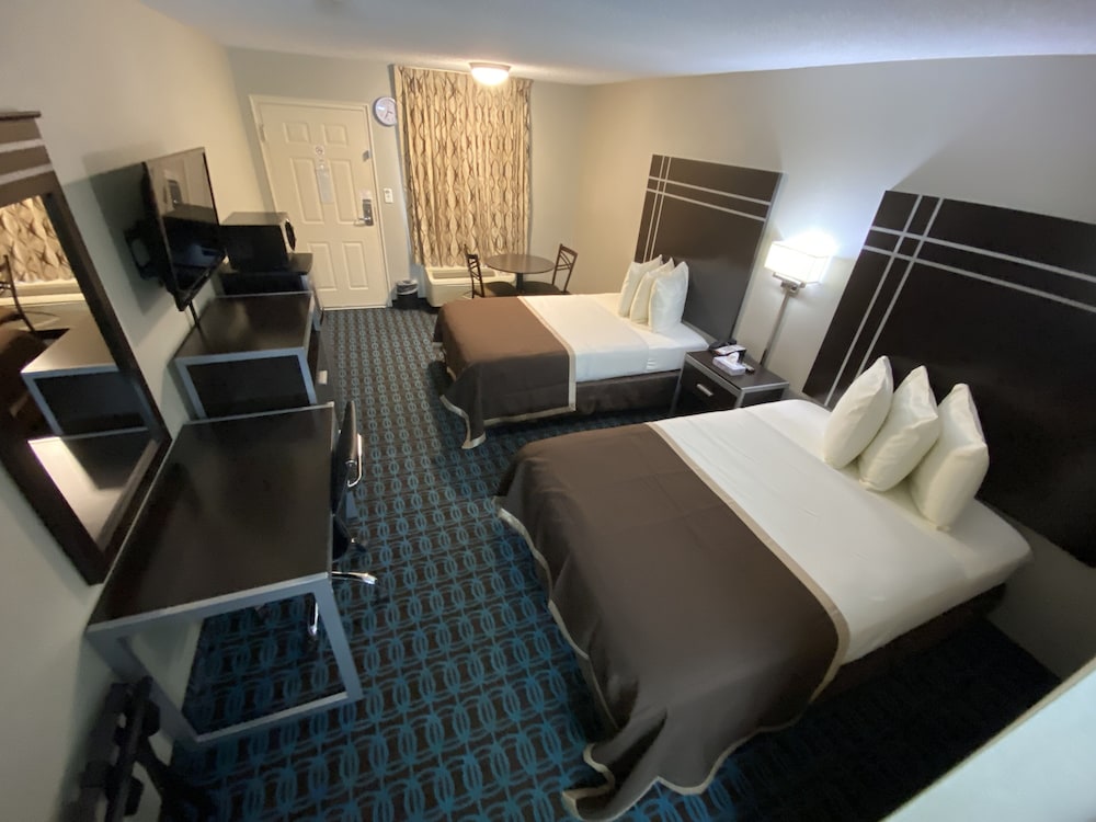Deluxe Inn Fayetteville - I-95 Exit 49