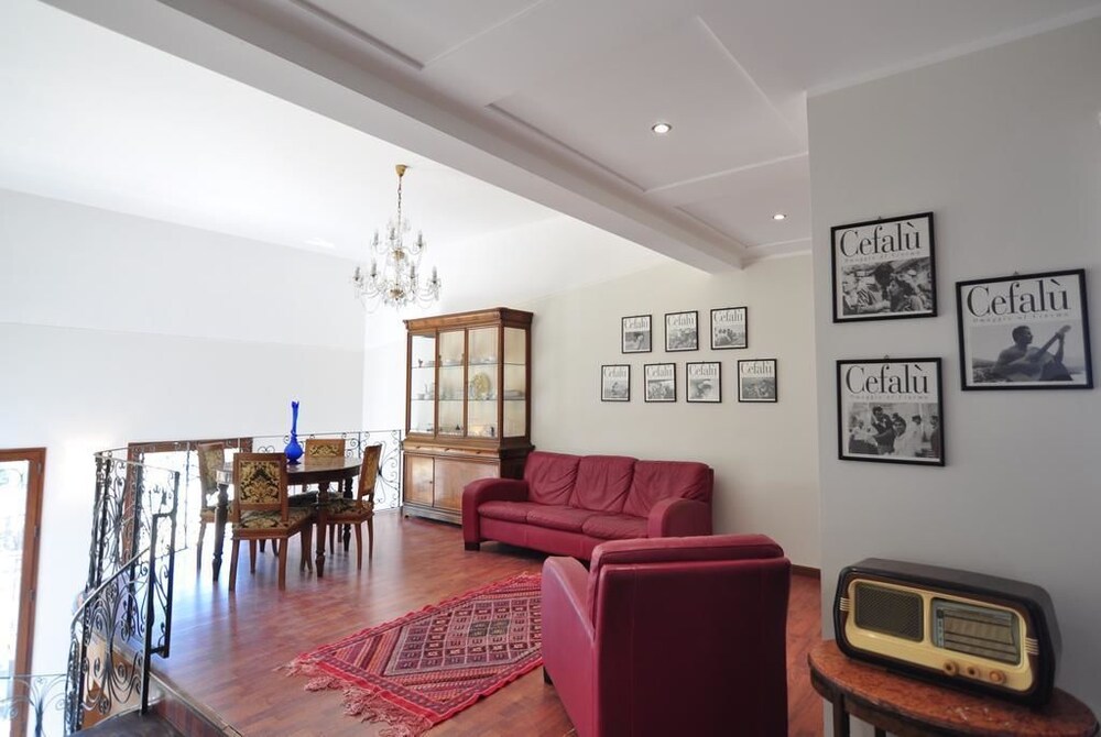 Hotel Villa Cerniglia - Image 1