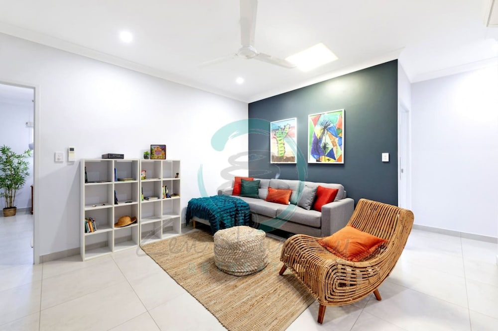Zenhouse Vista Elegant 5-br Coastal Haven