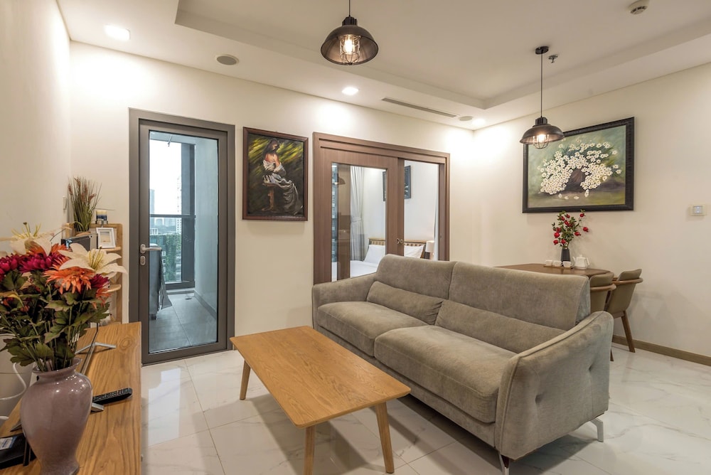 MIDTOWN Premium Stay