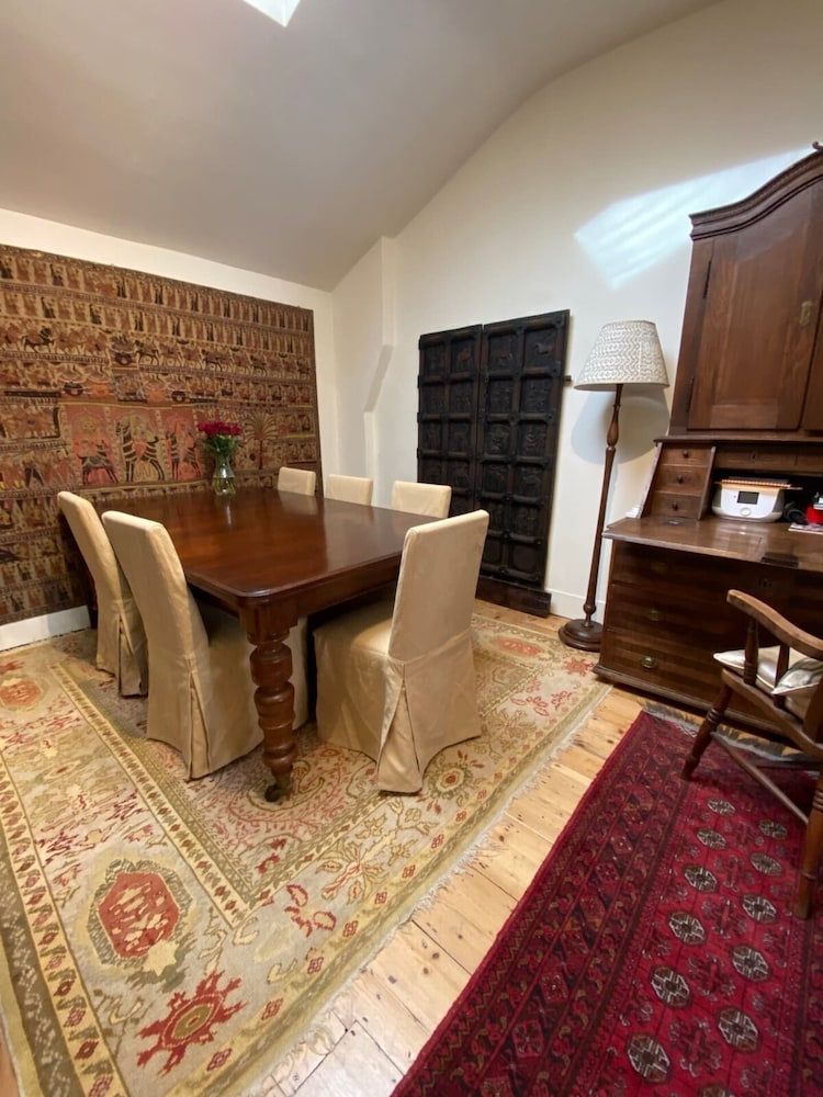 Beautifully Curated 2BD Flat Tyburnia, London!