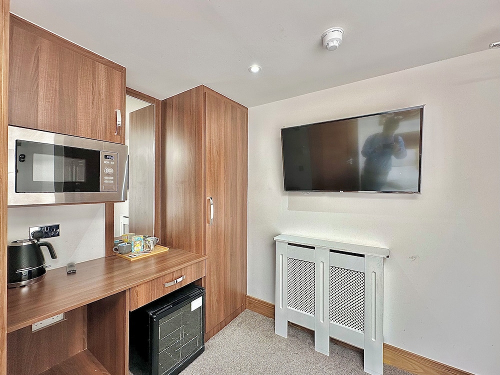 205 Earls Court