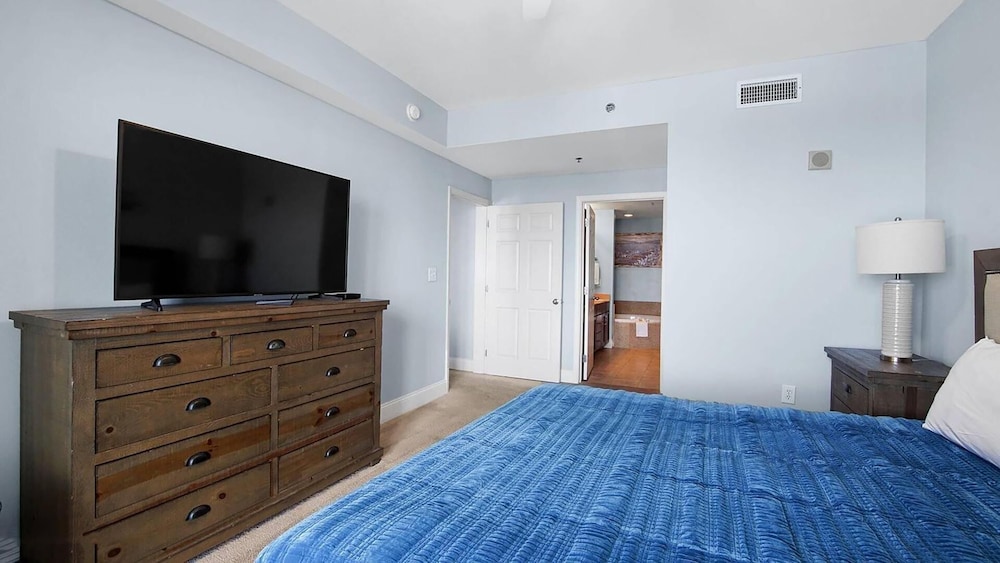 Laketown Wharf 1523