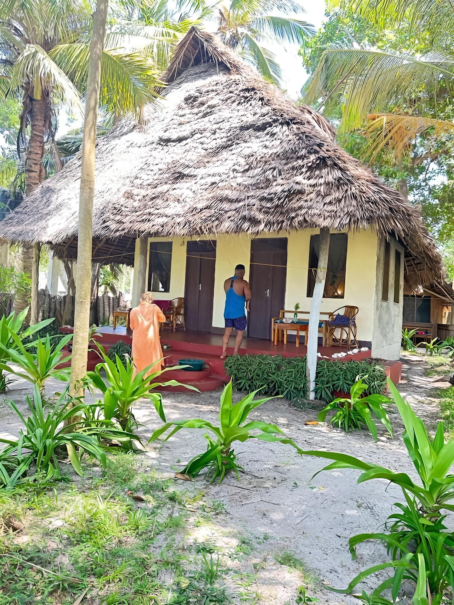 Juani Beach Bungalows view 3