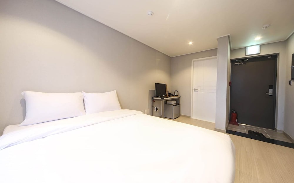 Hotel 26 view 3
