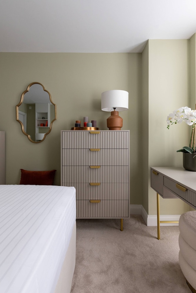 Culford Gardens III by Onefinestay