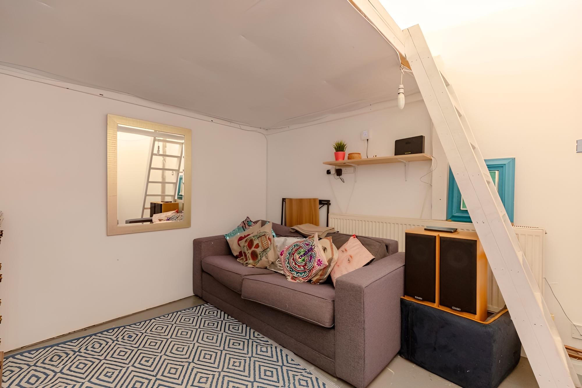 Trendy & Artistic Loft Hideaway, Hackney Wick!