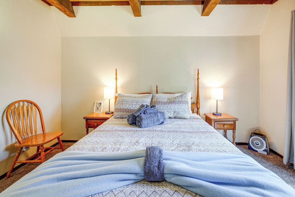 Near Lakes & Skiing: Cozy Sugarloaf Cabin w/ Yard