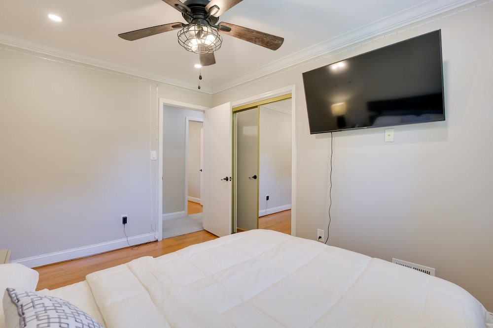 Rockville Home: Patio Oasis, Fireplace, Near DC! - Property Image 7