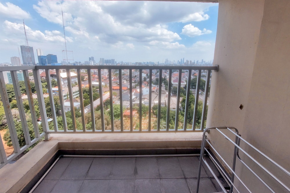 Lovely 2Br Apartment At Belmont Residence Puri